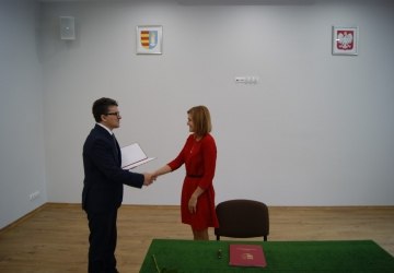 UROCZYSTOŚĆ WRĘCZENIA AKTÓW NADANIA STOPNIA NAUCZYCIELA MIANOWANEGO NAUCZYCIELKOM SP W MSZALNICY