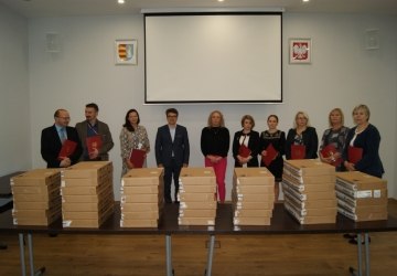 44 LAPTOPY TRAFIŁY DO SZKÓŁ GMINY KAMIONKA WIELKA