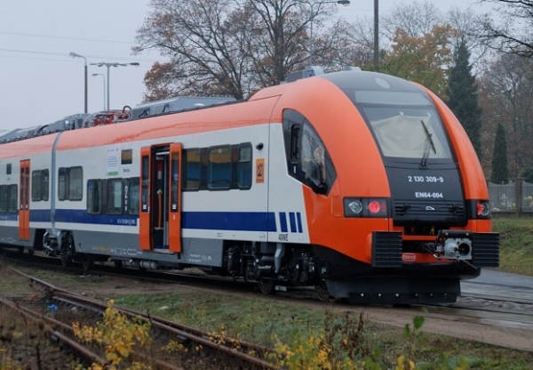 Informacja w sprawie dodatkowych połączeń kolejowych na trasie Ptaszkowa - Nowy Sącz - Ptaszkowa.
