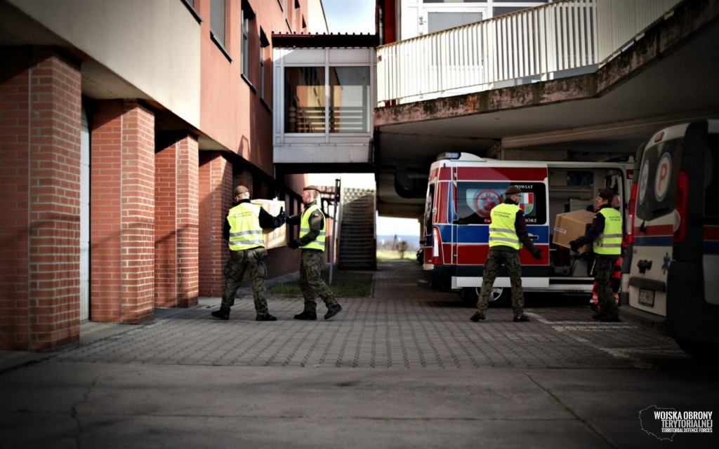 WOJSKA OBRONY TERYTORIALNEJ WSPIERAJĄ SZPITALE