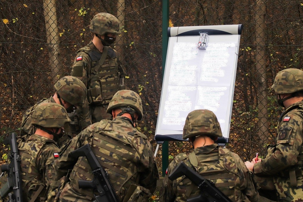 „WSPANIAŁA DWUNASTKA” UKOŃCZYŁA KURS PODOFICERSKI „SONDA”