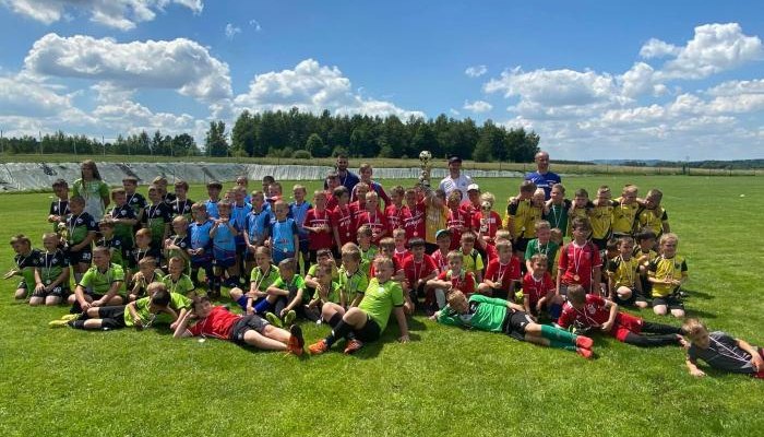 PIERWSZE EMOCJE TURNIEJOWE NAJMŁODSZYCH ZAWODNIKÓW LKS KRÓLOVIA