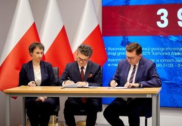 Uroczyste podpisanie umów u Wojewody Małopolskiego