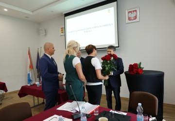 Jednogłośne poparcie dla działań władz gminy Kamionka Wielka – wójt z wotum zaufania i absolutorium za 2024 rok