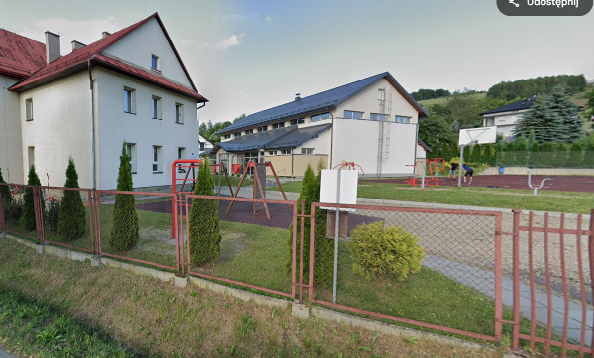 Plac zabaw przy Szkole Podstawowej w Jamnicy doczeka się gruntownej modernizacji