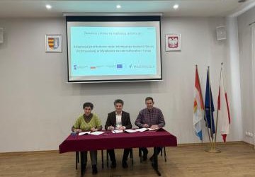 Umowa na „Adaptację/przebudowę części istniejącego budynku Szkoły Podstawowej w Mystkowie na cele kulturalne – I etap” - podpisana